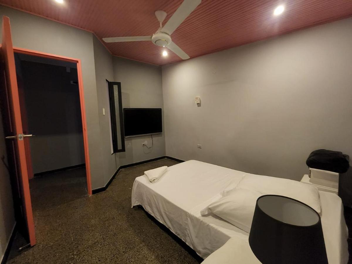 Fardo Hotel Boutique En Ibague - Zona G - Recepcion Digital 24H מראה חיצוני תמונה